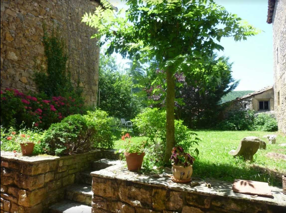 Jardín trasero Jardín trasero